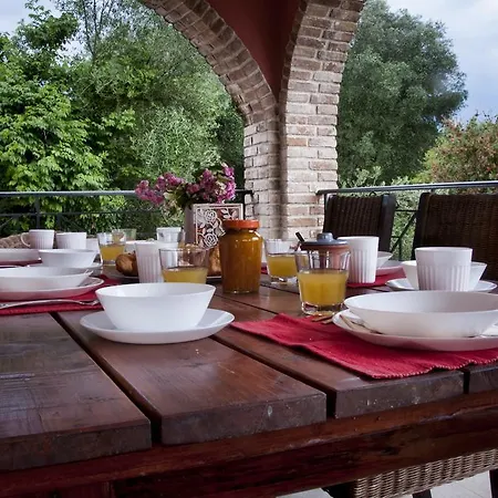 Evelina's Country House